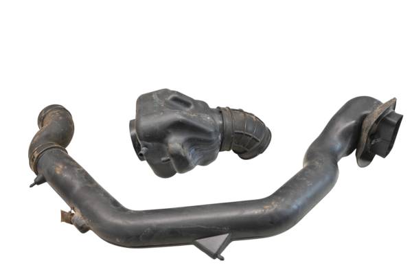 Yamaha - 16 Yamaha Wolverine 700 Airbox Hoses & Ducts YXE700W