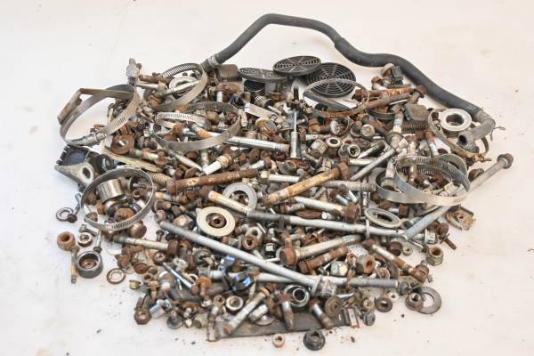 Yamaha - 16 Yamaha Wolverine 700 Hardware Set Nuts & Bolts YXE700W