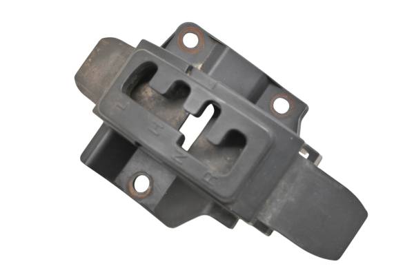 Yamaha - 16 Yamaha Wolverine 700 Shifter Cover YXE700W