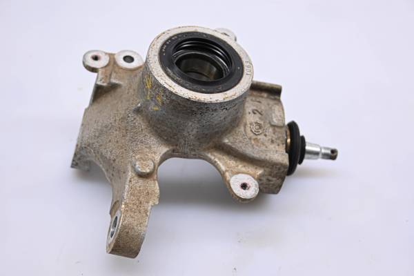 Suzuki - 06 Suzuki King Quad 700 4x4 Front Right Spindle Knuckle LTA700X