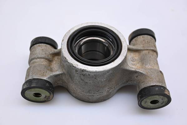 Suzuki - 06 Suzuki King Quad 700 4x4 Rear Left Or Right Spindle Knuckle LTA700X