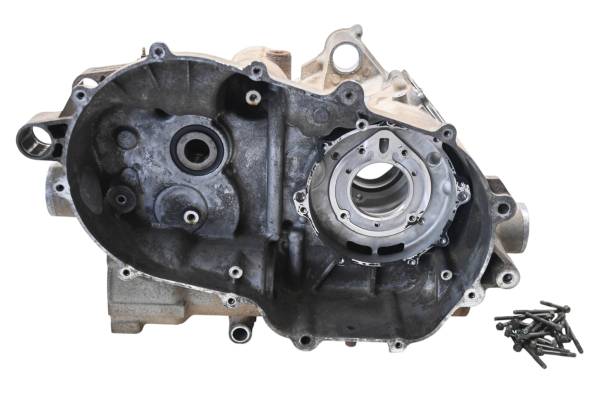 Yamaha - 01 Yamaha Kodiak 400 4x4 Crankcase Center Crank Case YFM400F