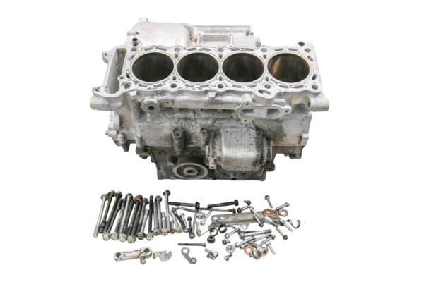 Suzuki - 11 Suzuki GSXR750 Crankcase Center Crank Case & Cylinders