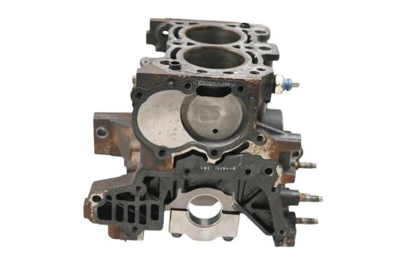 John Deere - 16 John Deere Gator XUV590i Crankcase Center Crank Case & Cylinders