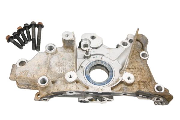 John Deere - 16 John Deere Gator XUV590i Oil Pump