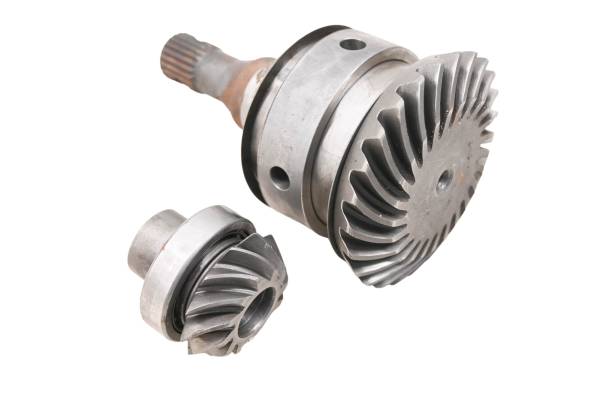 John Deere - 13 John Deere Gator 855D Transmission Bevel Gears Output Shaft