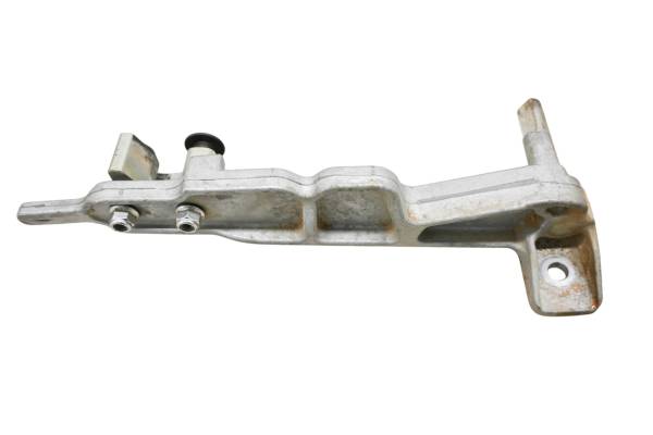 John Deere - 18 John Deere Gator RSX860M Left Side Cargo Box Bracket