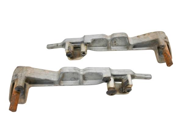 John Deere - 11 John Deere Gator XUV550 Tailgate Support Brackets Left & Right