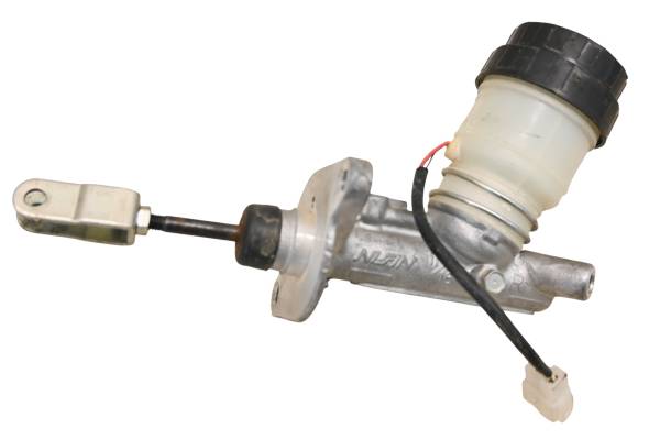 Kubota - 18 Kubota RTV-XG850 Brake Master Cylinder Sidekick 850