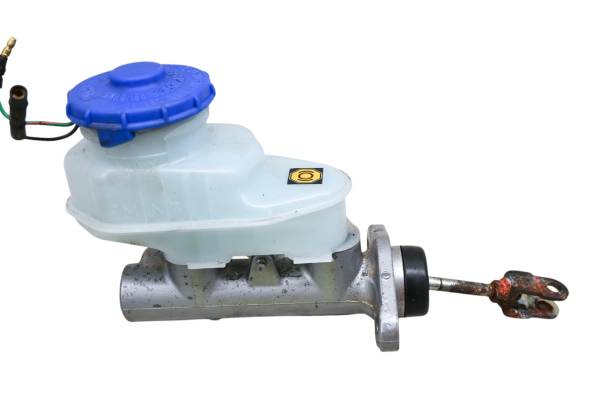 Kubota - 15 Kubota RTV-X1100CW Brake Master Cylinder