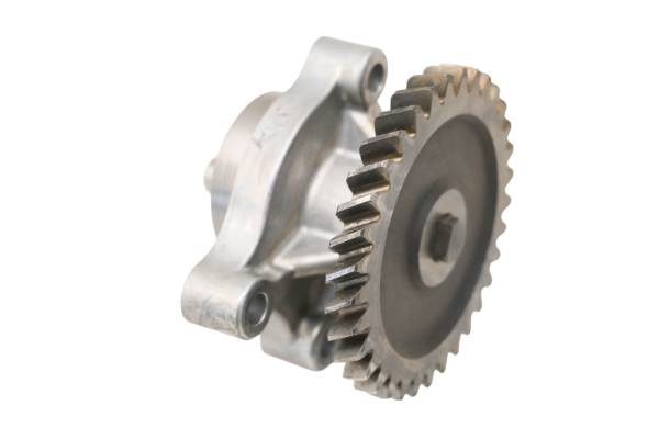 Kubota - 16 Kubota RTV400CI Oil Pump