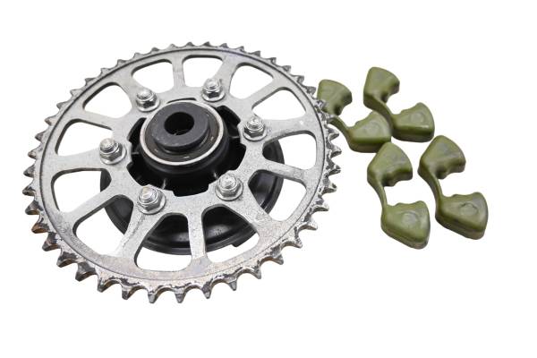 Kawasaki - 20 Kawasaki Z900 Rear Sprocket & Hub ZR900 ABS