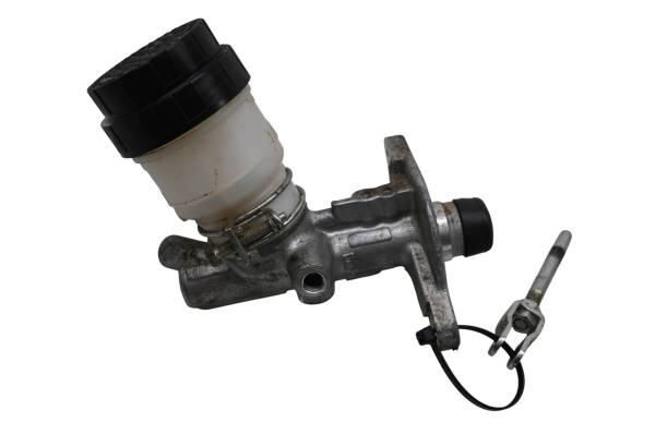 Kawasaki - 18 Kawasaki Mule 4000 2x4 Front Brake Master Cylinder KAF620