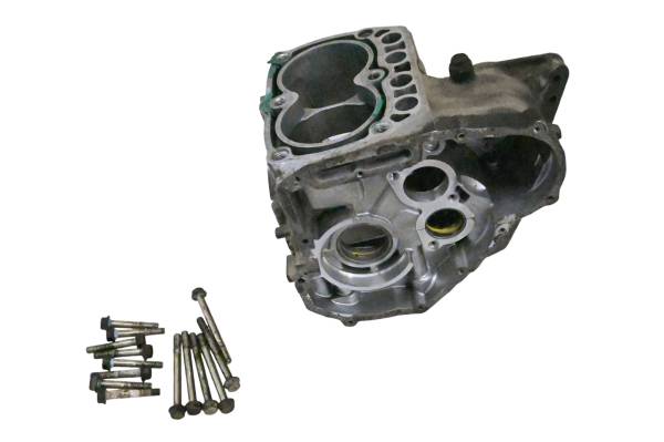 Polaris - 02 Polaris Sportsman 700 4x4 Crankcase Center Crank Case