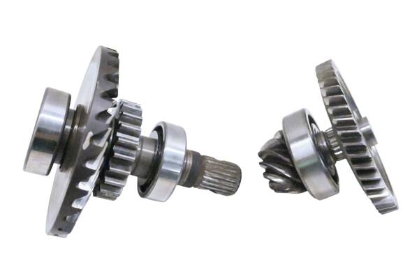 Polaris - 02 Polaris Sportsman 700 4x4 Transmission Bevel Gears Output Shaft