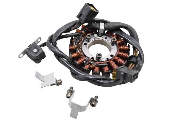 Suzuki - 00 Suzuki DRZ400E Stator