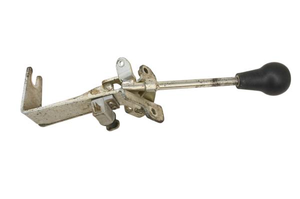 Kubota - 18 Kubota RTV-X900W 4Wd Lever & Bracket