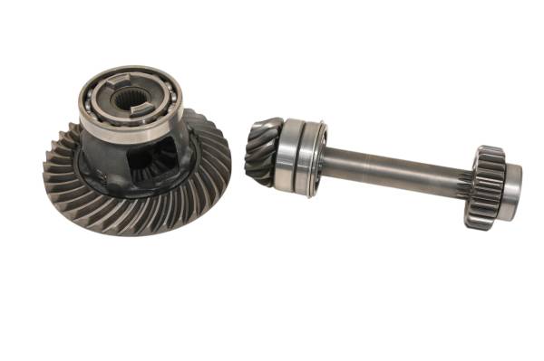 Kubota - 18 Kubota RTV-X900W Rear Differential Ring & Pinion Gear