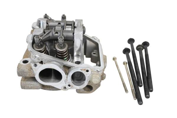 Can-Am - 18 Can-Am Commander Max 1000 XT Cylinder Head Front