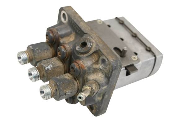 Kubota - 18 Kubota RTV-X900W Injector Pump