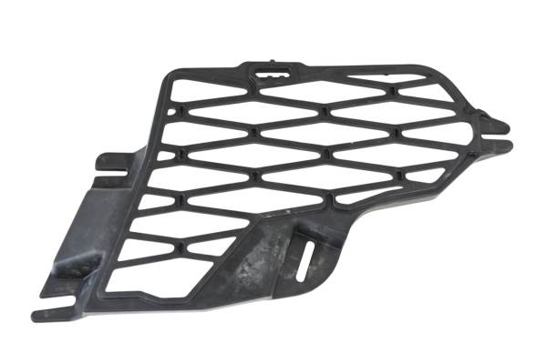 Can-Am - 18 Can-Am Commander Max 1000 XT Right Upper Grill Facia