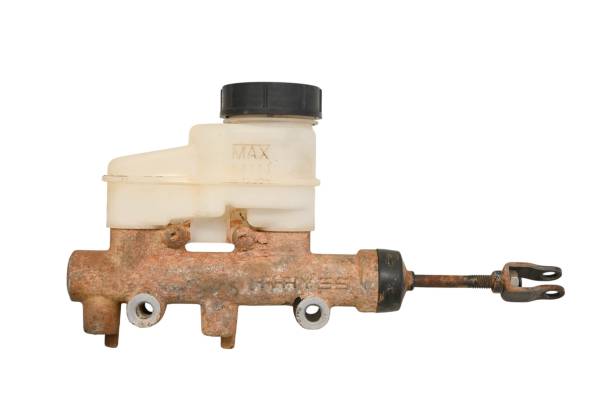 Kawasaki - 21 Kawasaki Mule Pro-DXT Brake Master Cylinder KAF1000