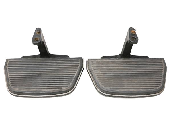 06 Harley-Davidson FLHTCI Electra Glide Classic Foot Pegs