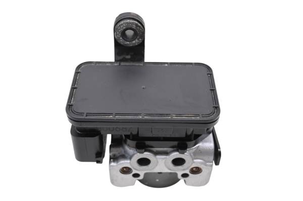 Kawasaki - 17 Kawasaki Z900 ABS Abs Oil Pump Assembly