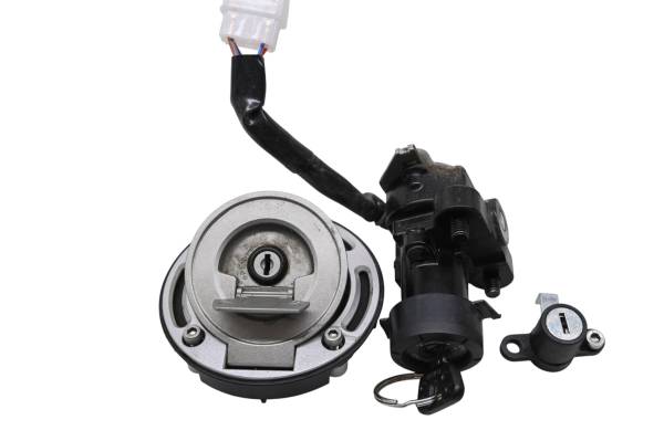Yamaha - 24 Yamaha XSR900 Key Switch & Gas Cap Lock Set