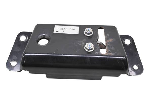 Yamaha - 24 Yamaha XSR900 Seat Latch