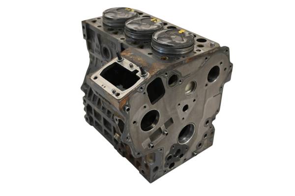 Kubota - 16 Kubota RTV-X900W Crankcase Center Crank Case & Cylinders & Pistons