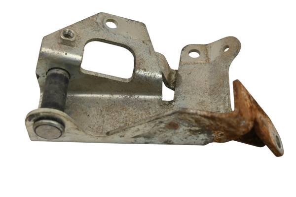 Kubota - 16 Kubota RTV-X900W Bed Lift Cylinder Bracket Mount