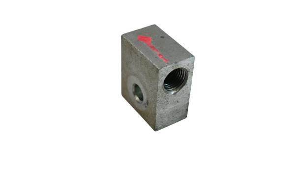 Kubota - 16 Kubota RTV-X900W Brake Line Joint Fitting