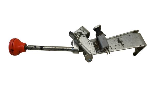 Kubota - 16 Kubota RTV-X900W 4Wd Lever & Bracket
