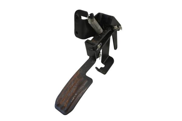 Kubota - 16 Kubota RTV-X900W Accelerator Pedal