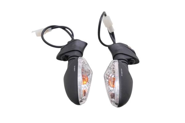 Piaggio - 24 Piaggio Liberty 150 Front Or Rear Turn Signals Left & Right