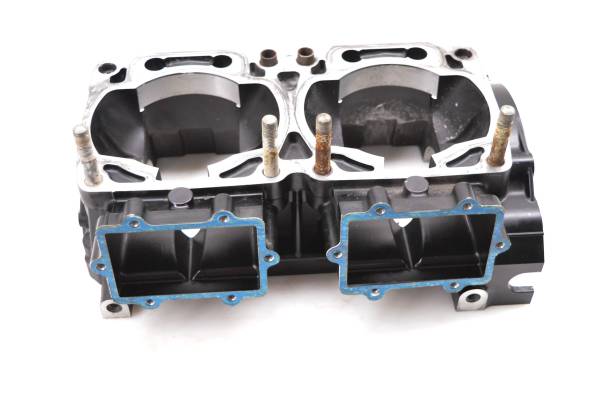 Arctic Cat - 06 Arctic Cat ZR 900 EFI Sno Pro Upper Crankcase Center Half Crank Case 121"