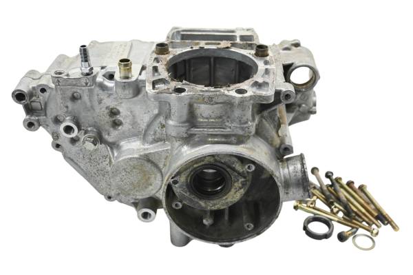 Polaris - 00 Polaris Scrambler 500 4x4 Crankcase Center Crank Case