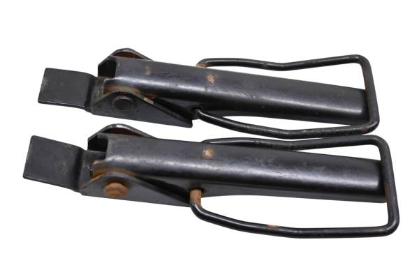 23 Bighorn Explorer 450 VXL-T Tailgate Latches