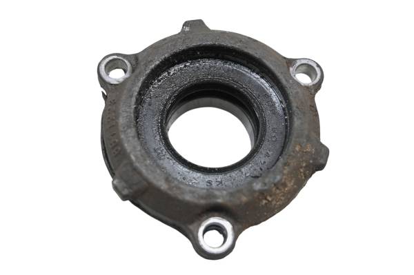 Can-Am - 18 Can-Am Outlander 650 XMR Driveshaft Bearing Cover
