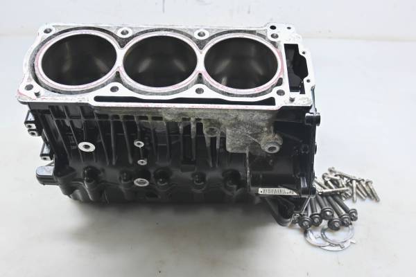Sea-Doo - 20 Sea-Doo GTX 300 Limited Crankcase Center Crank Case & Cylinders