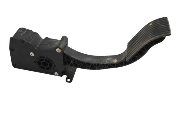 Polaris - 23 Polaris Pro-XD Mid-Size Crew Accelerator Pedal