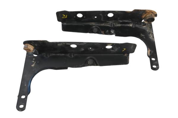 Polaris - 23 Polaris Pro-XD Mid-Size Crew Tail Gate Support Brackets