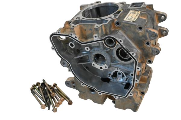 Polaris - 23 Polaris Pro-XD Mid-Size Crew Crankcase Center Crank Case