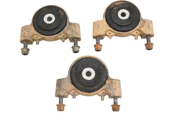 Polaris - 21 Polaris Pro XD 4000D Engine Transmission Isolator Brackets Mounts