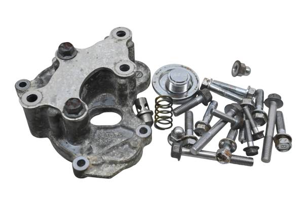 Yamaha - 18 Yamaha Wave Runner FX Limited Oil Pump Cover