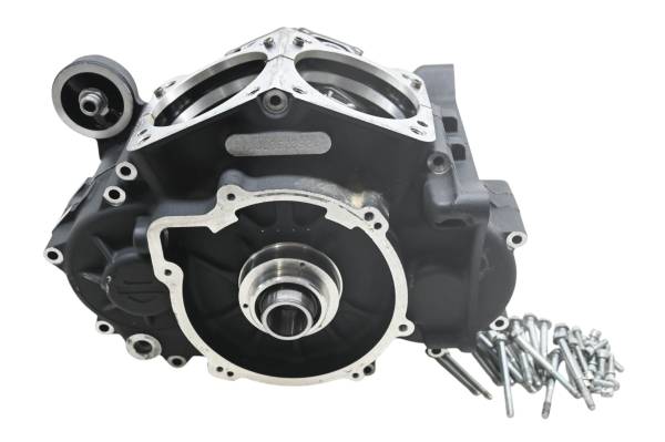 20 Harley-Davidson FXBB Street Bob Crankcase Center Crank Case
