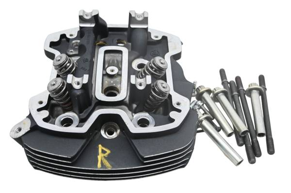 20 Harley-Davidson FXBB Street Bob Rear Cylinder Head