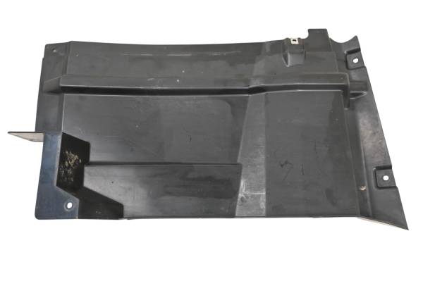 Yamaha - 17 Yamaha Wolverine R-Spec EPS Right Mud Guard Cover YXE700