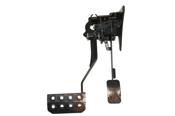 Yamaha - 17 Yamaha Wolverine R-Spec EPS Gas Brake Pedal Assembly YXE700